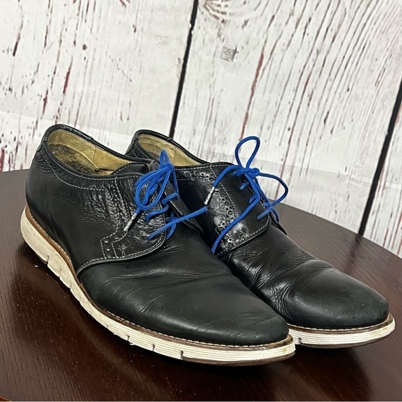 BROOKS Men\'s Black Leather Sneakers Dressy Shoes Blue Laces 9.5